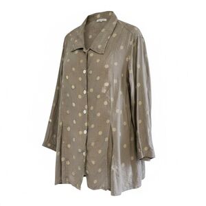 Cut Loose 100% Linen Button Front Shirt in Taupe Polka Dot Bottom Half Pleated